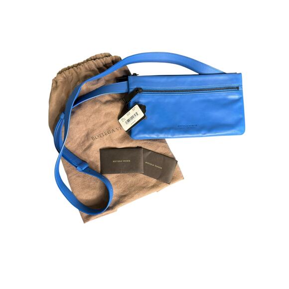 Bottega Veneta NWT Fluid Messenger Crossbody Bag in Blue - Picture 2 of 16